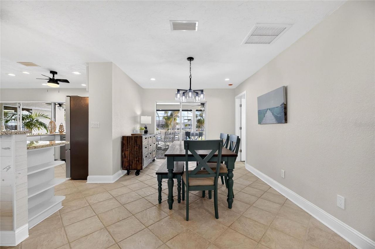 6307 Cottonwood Lane, Apollo Beach, FL 33572 Photo