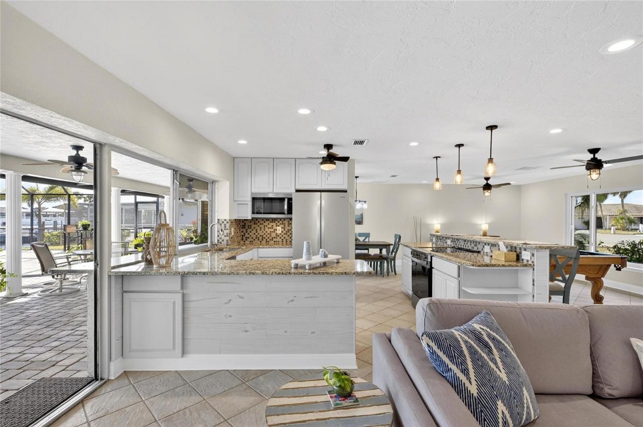 6307 Cottonwood Lane, Apollo Beach, FL 33572 Photo