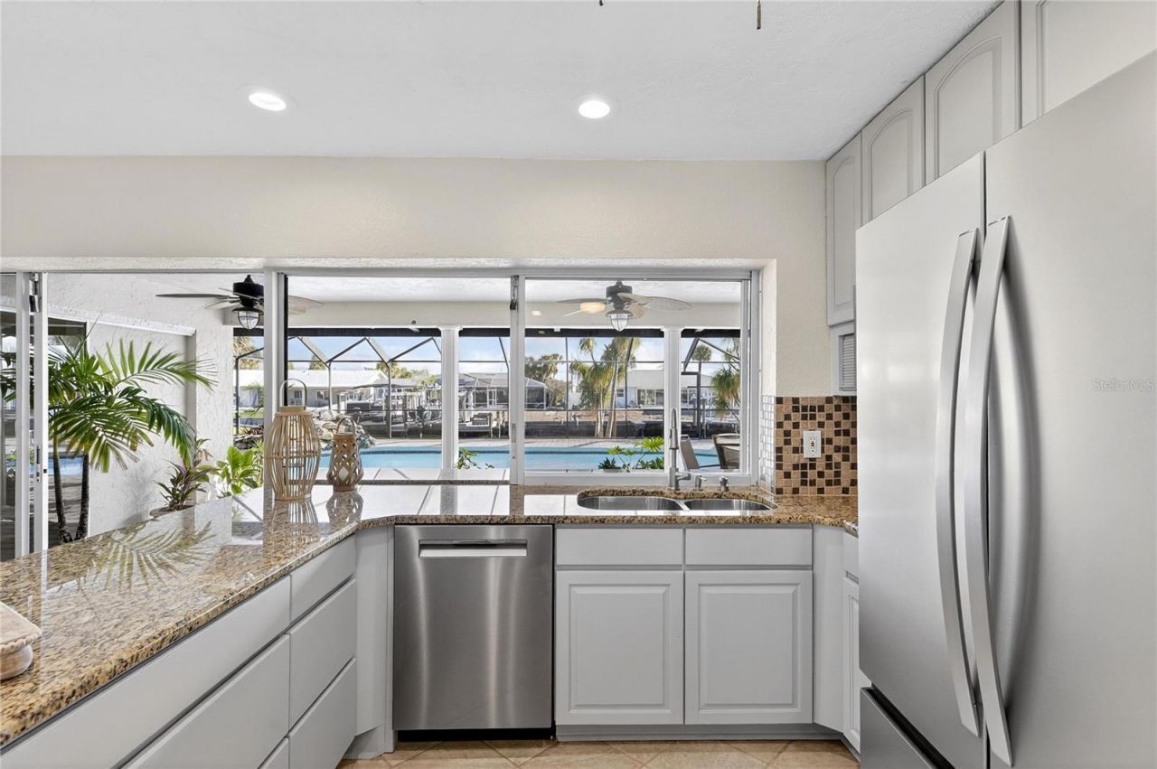 6307 Cottonwood Lane, Apollo Beach, FL 33572 Photo