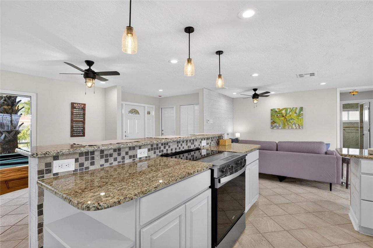 6307 Cottonwood Lane, Apollo Beach, FL 33572 Photo