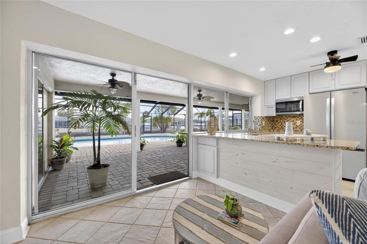 6307 Cottonwood Lane, Apollo Beach, FL 33572 Photo