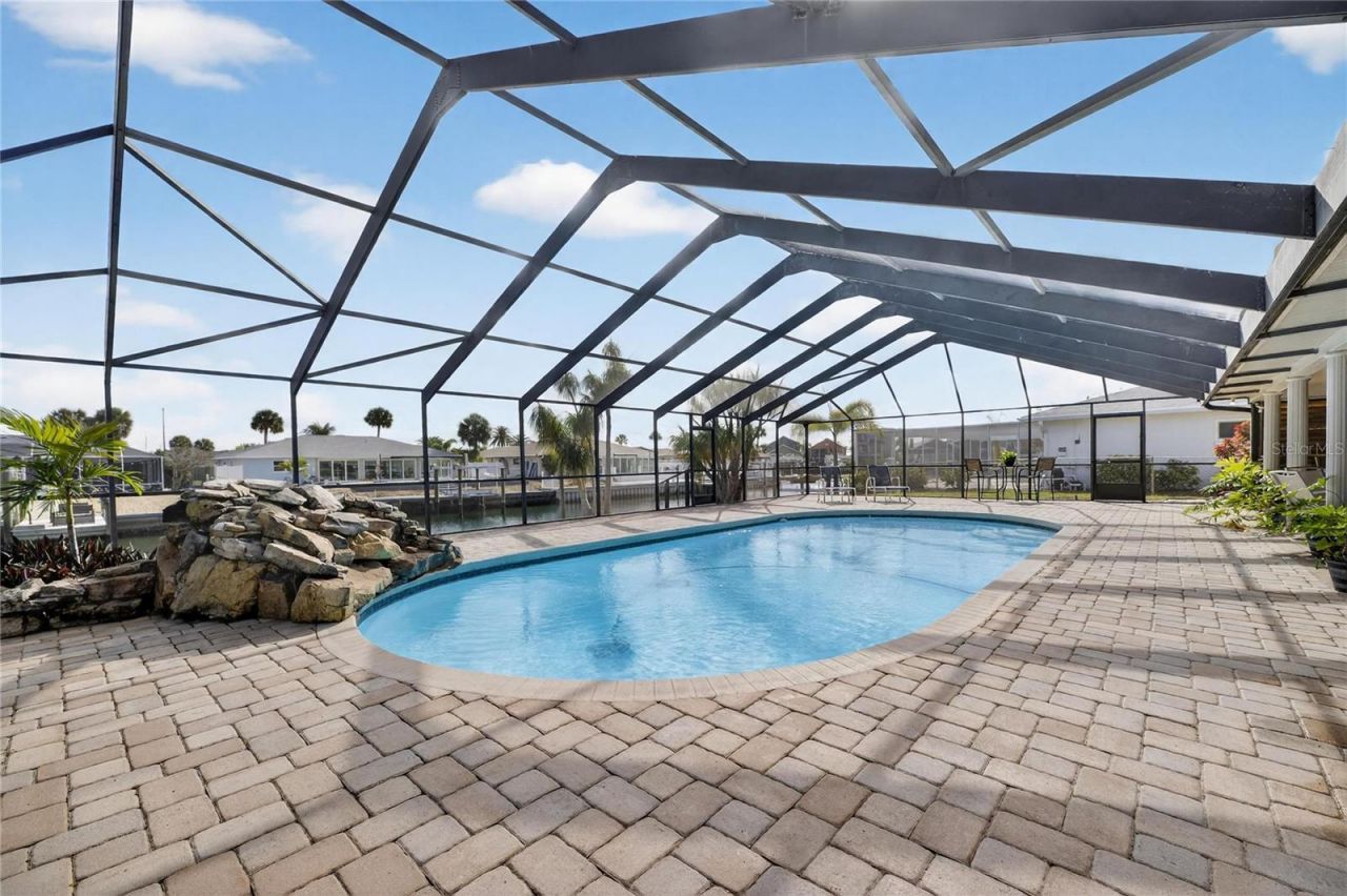 6307 Cottonwood Lane, Apollo Beach, FL 33572 Photo