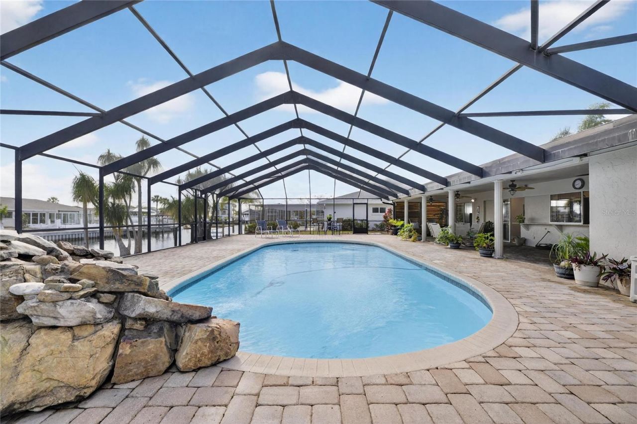 6307 Cottonwood Lane, Apollo Beach, FL 33572 Photo