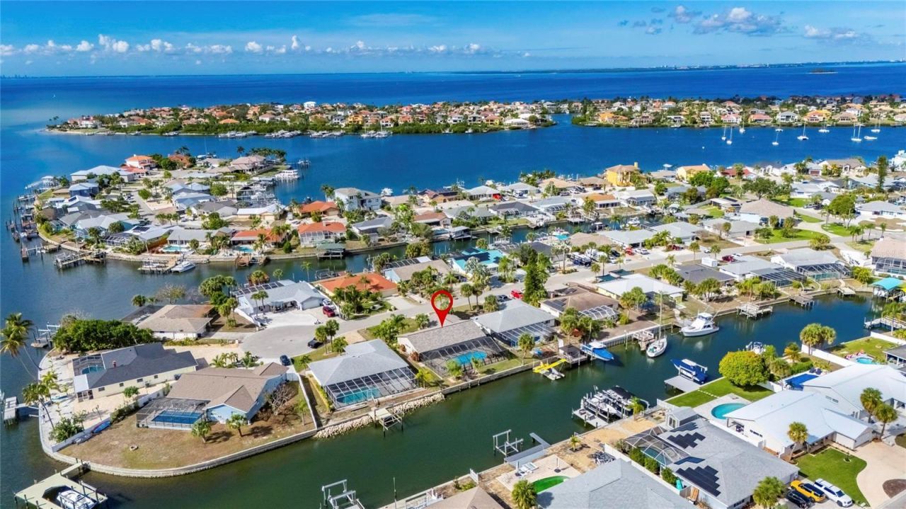 6307 Cottonwood Lane, Apollo Beach, FL 33572 Photo