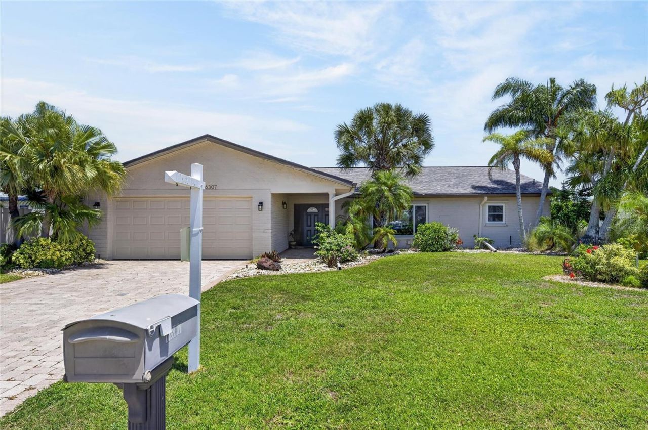 6307 Cottonwood Lane, Apollo Beach, FL 33572 Photo