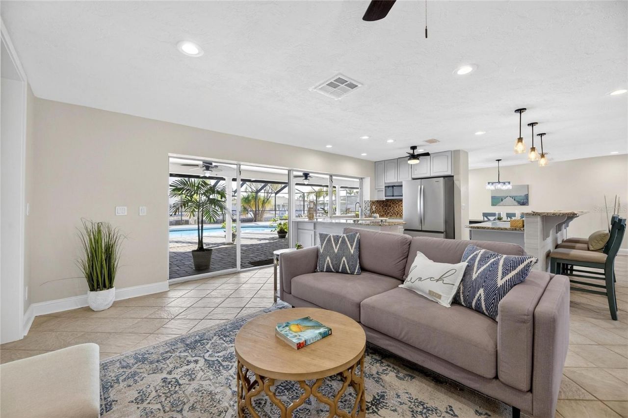 6307 Cottonwood Lane, Apollo Beach, FL 33572 Photo