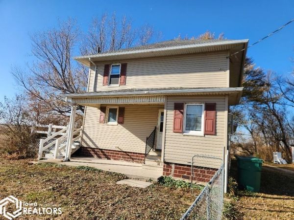 1401 110th Street, Kanawha, IA 50447