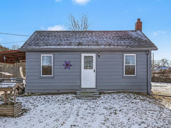 1124 E Fitchburg Road, Stockbridge, MI 49285