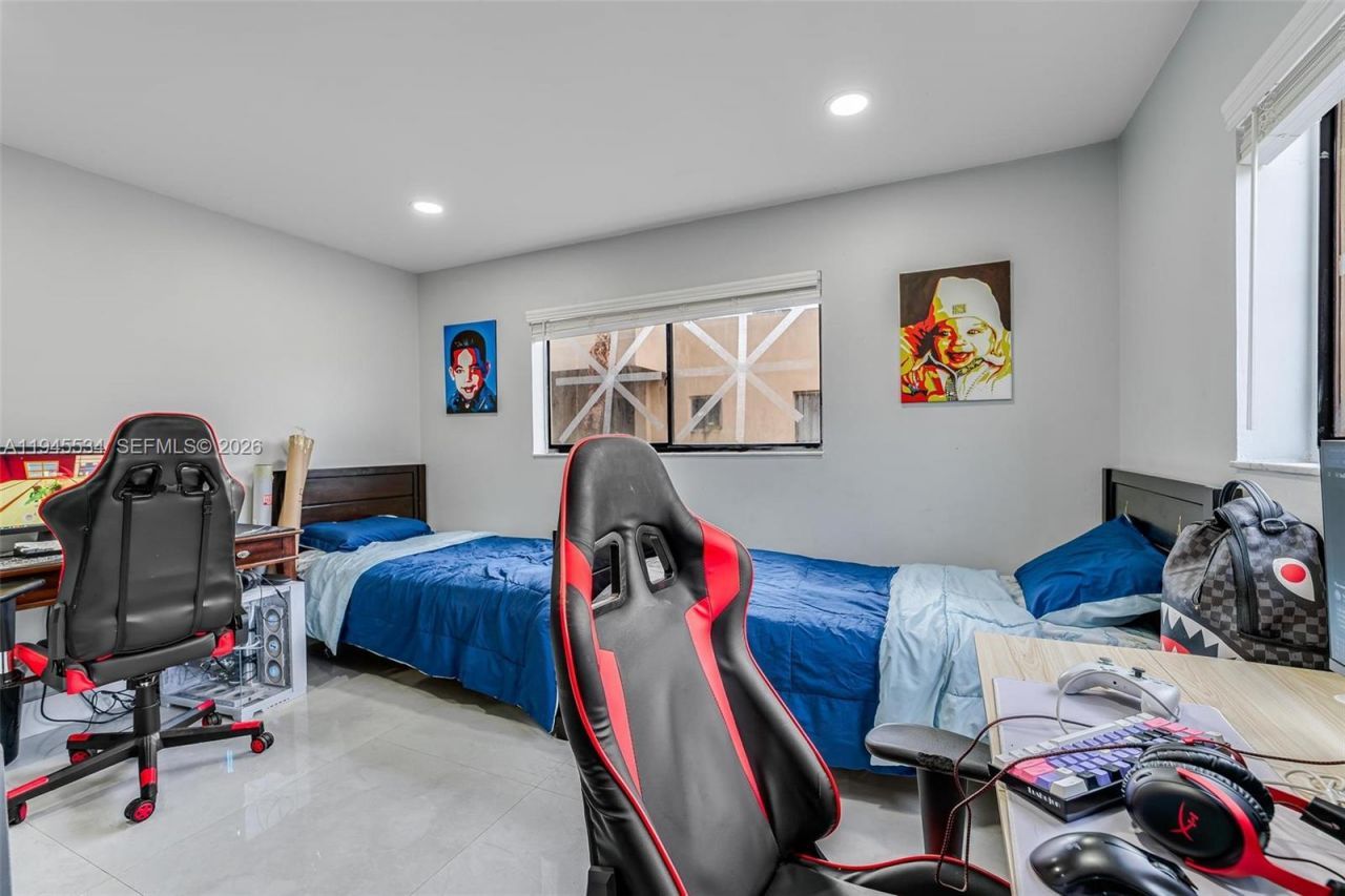 8635 NW 8th St, Unit 413, Miami, FL 33126 Photo