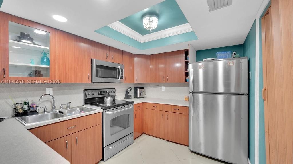 6 Spinning Wheel Ln, Tamarac, FL 33319 Photo