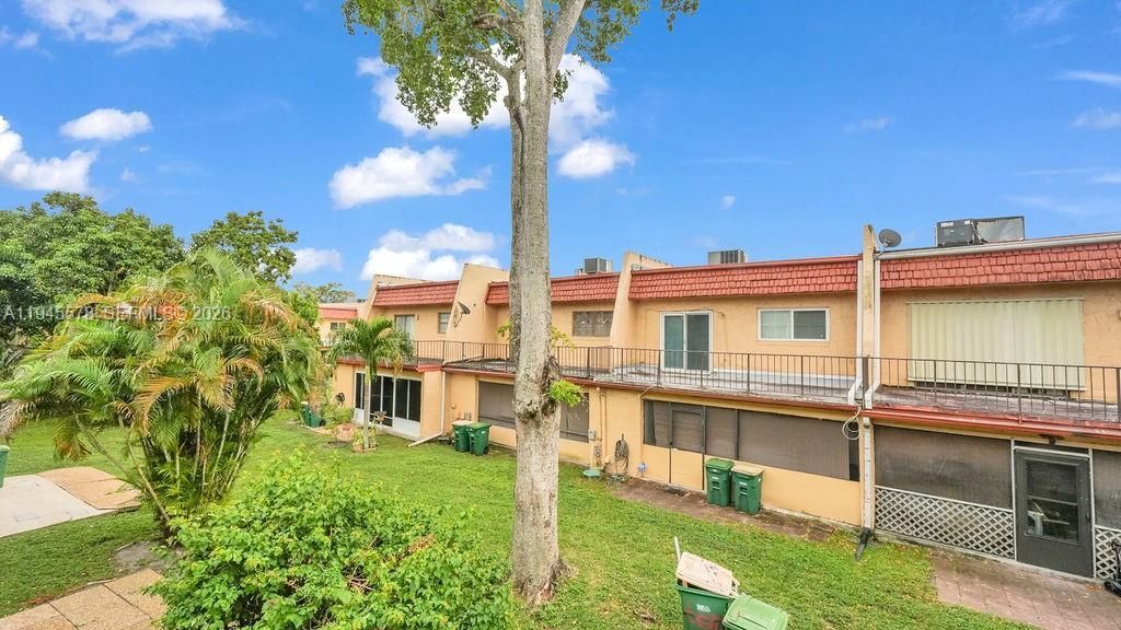 6 Spinning Wheel Ln, Tamarac, FL 33319 Photo