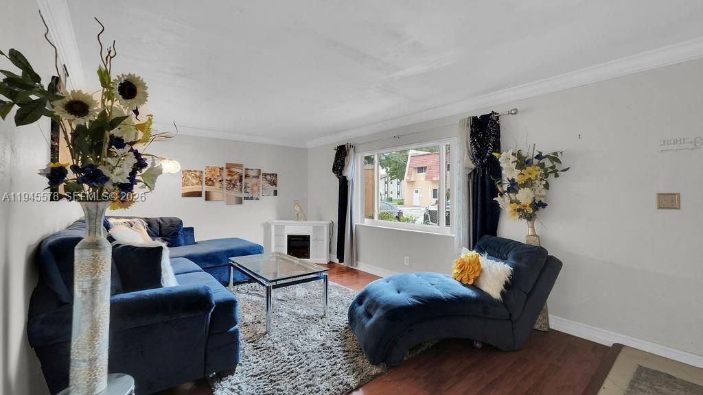 6 Spinning Wheel Ln, Tamarac, FL 33319 Photo