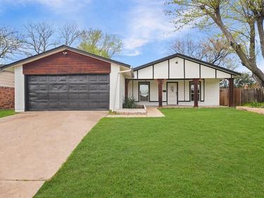 2579 Mossglen Drive, Dallas, TX 75227