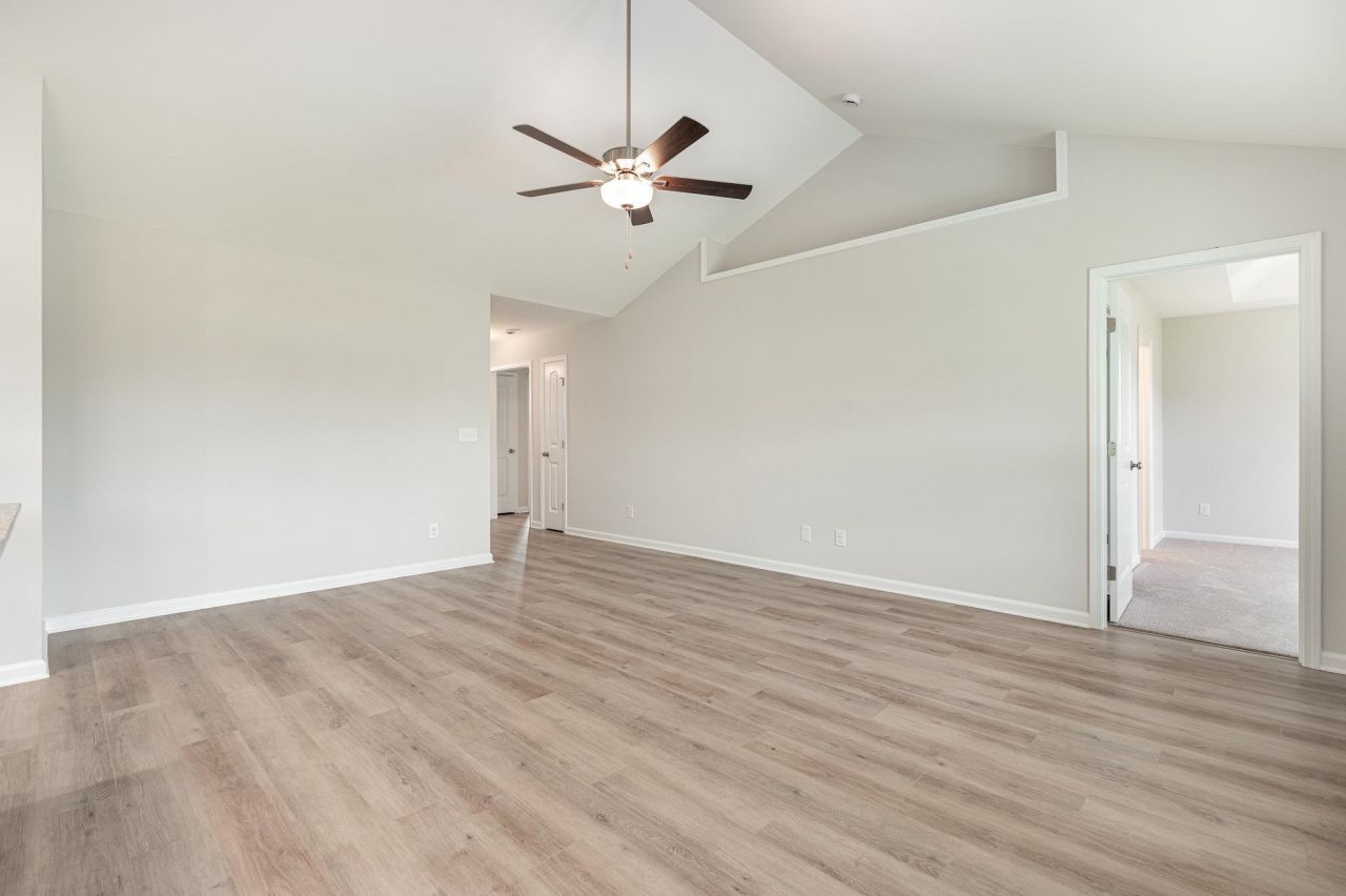 964 Woodside Dr. Photo 3