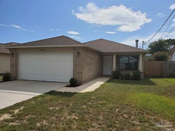 1921 Luneta St, Navarre, FL 32566