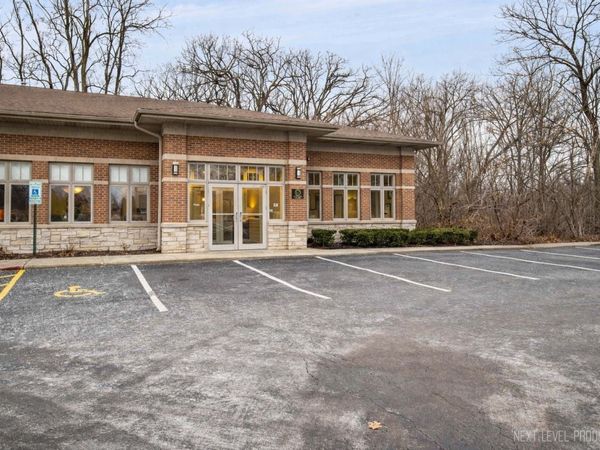 400 Knoll Street, Unit C, Wheaton, IL 60187