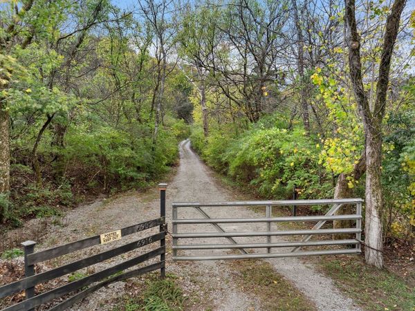 6916 River Road Pike , Nashville, TN 37209