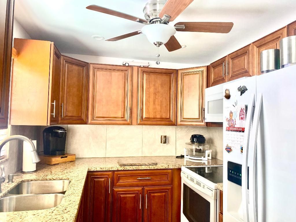 64 Flanders B, Unit 64, Delray Beach, FL 33484 Photo