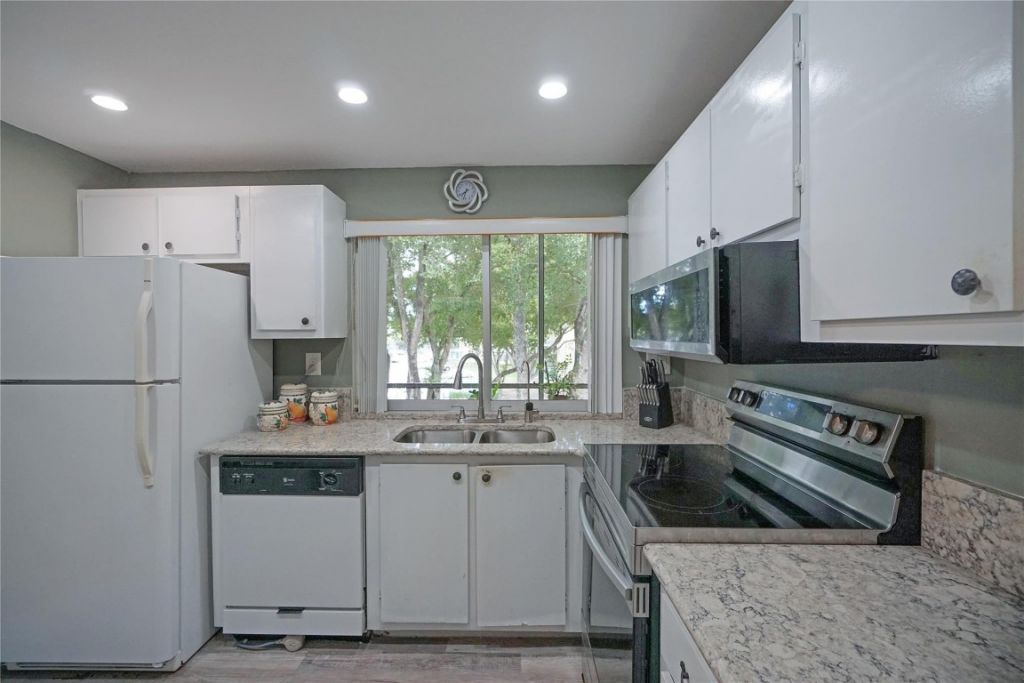 9101 Lime Bay Blvd, Unit 308, Tamarac, FL 33321 Photo