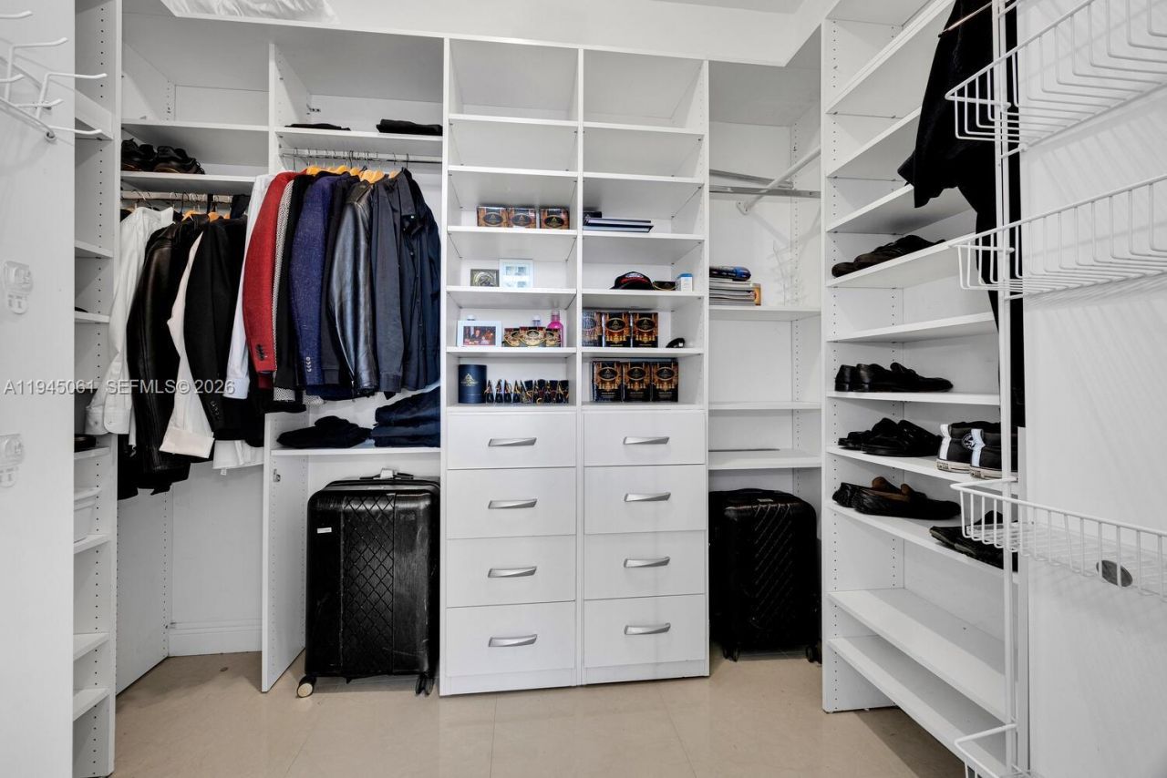 725 NE 22nd St, Unit PH2B, Miami, FL 33137 Photo