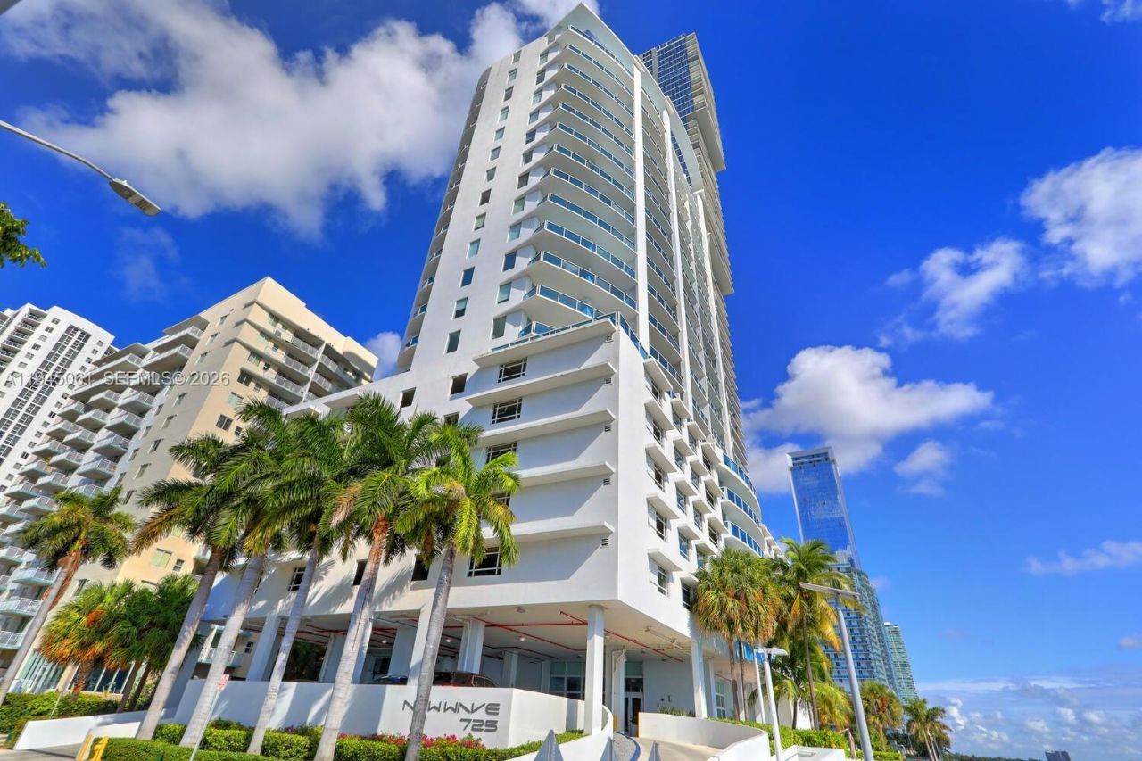 725 NE 22nd St, Unit PH2B, Miami, FL 33137 Photo