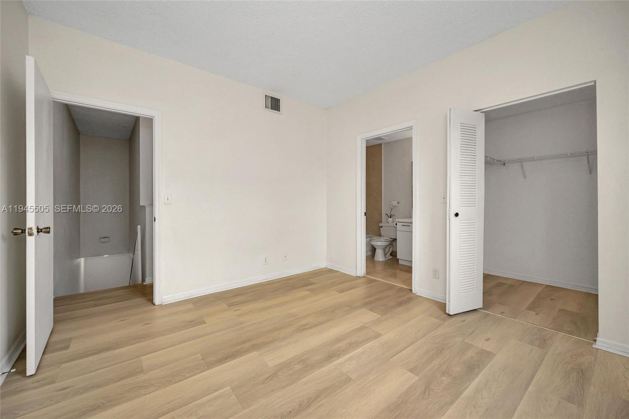 1210 Sorrento Dr, Weston, FL 33326 Photo