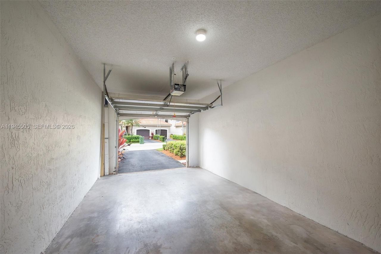 1210 Sorrento Dr, Weston, FL 33326 Photo