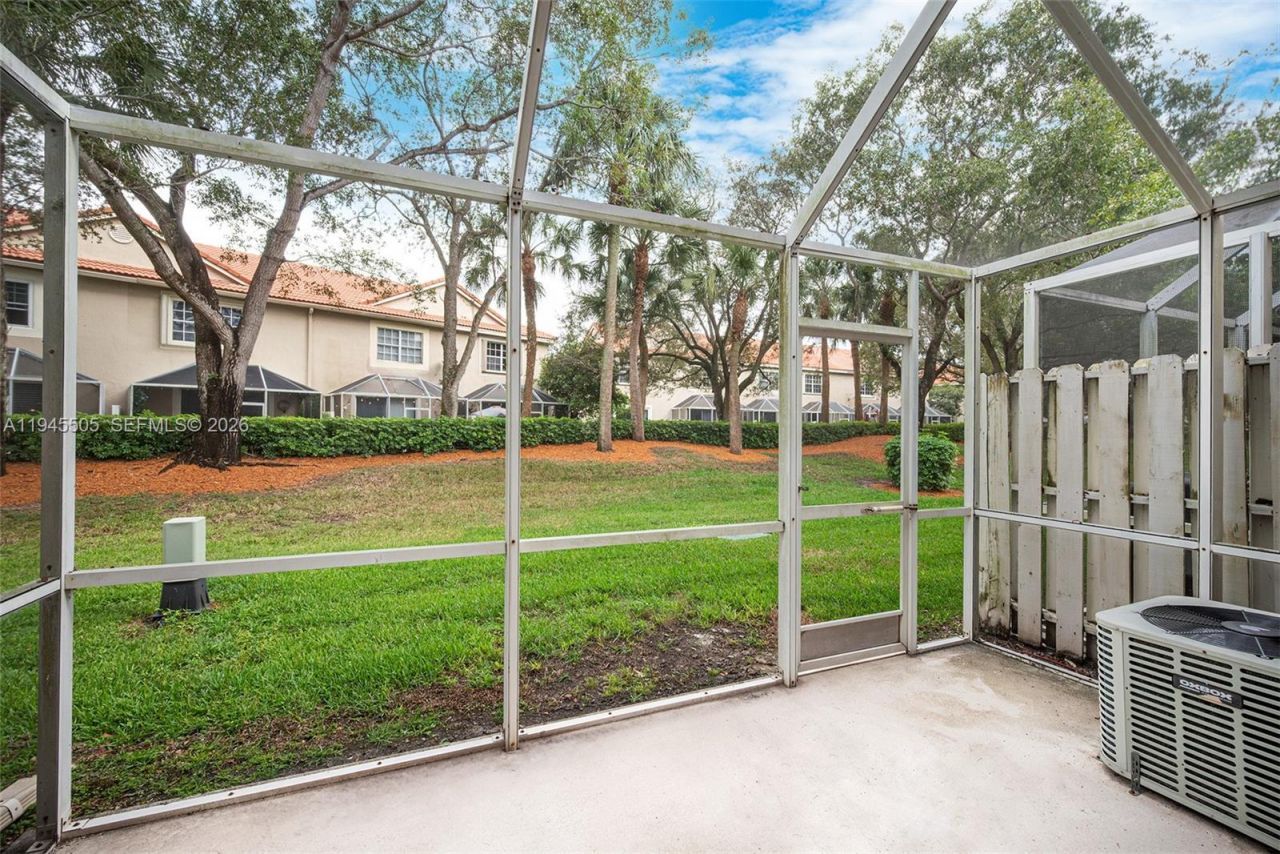 1210 Sorrento Dr, Weston, FL 33326 Photo