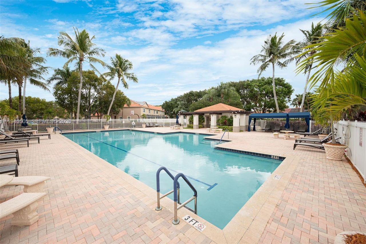 1210 Sorrento Dr, Weston, FL 33326 Photo