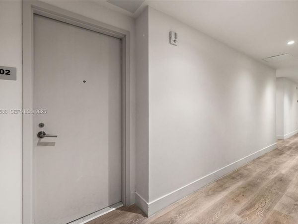 239 SW 9th St, Unit 2102, Miami, FL 33130