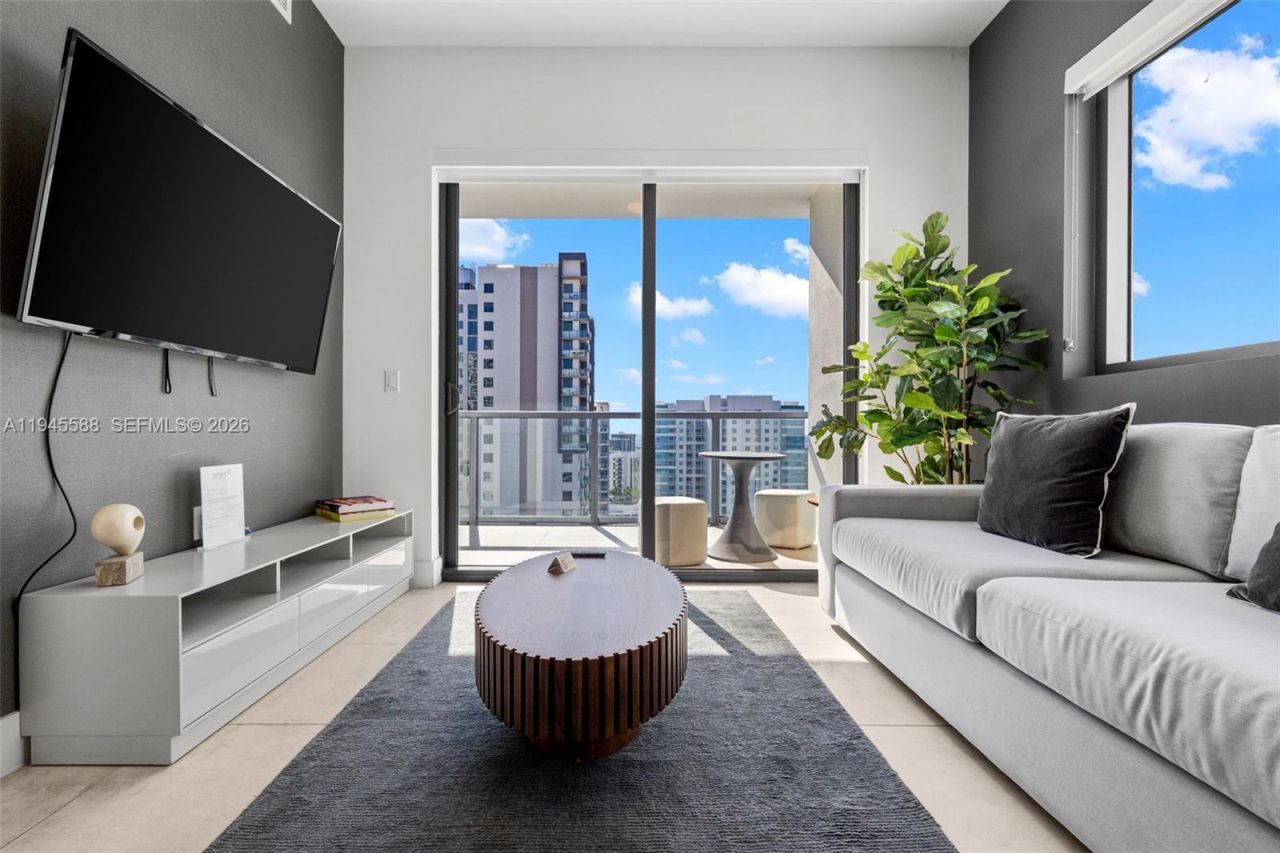 239 SW 9th St, Unit 2102, Miami, FL 33130 Photo