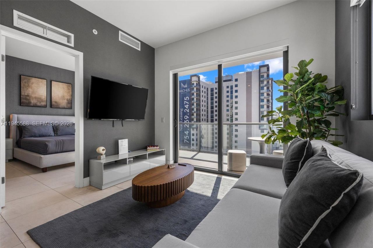 239 SW 9th St, Unit 2102, Miami, FL 33130 Photo