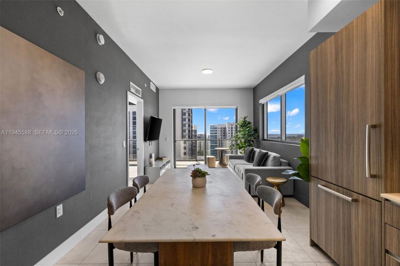 239 SW 9th St, Unit 2102, Miami, FL 33130 Photo