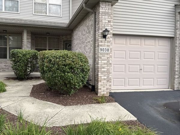 9038 Mansfield Drive, Tinley Park, IL 60487