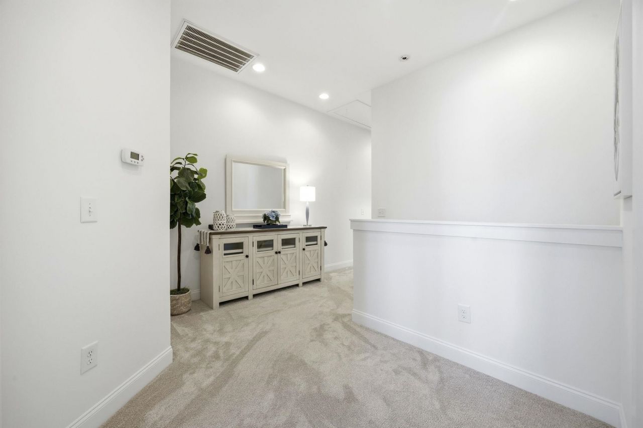 764 Shine Ave. Photo 24