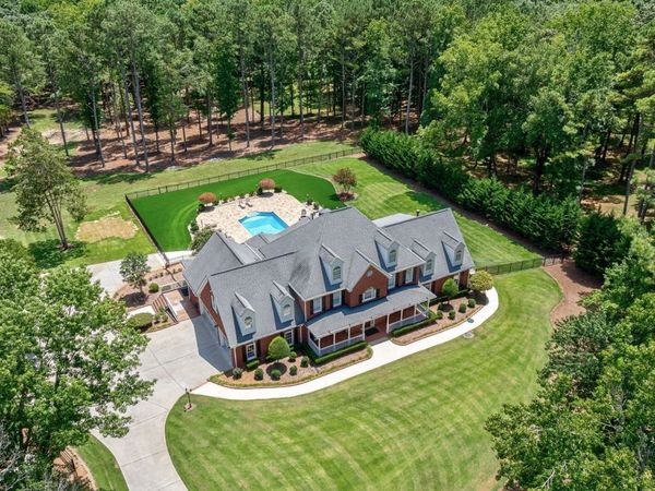 2391 Rabbit Farm Circle, Loganville, GA 30052