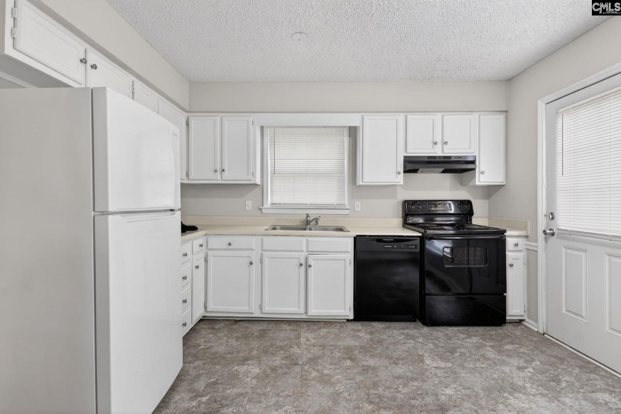 231 Pond Ridge Road E Photo 12