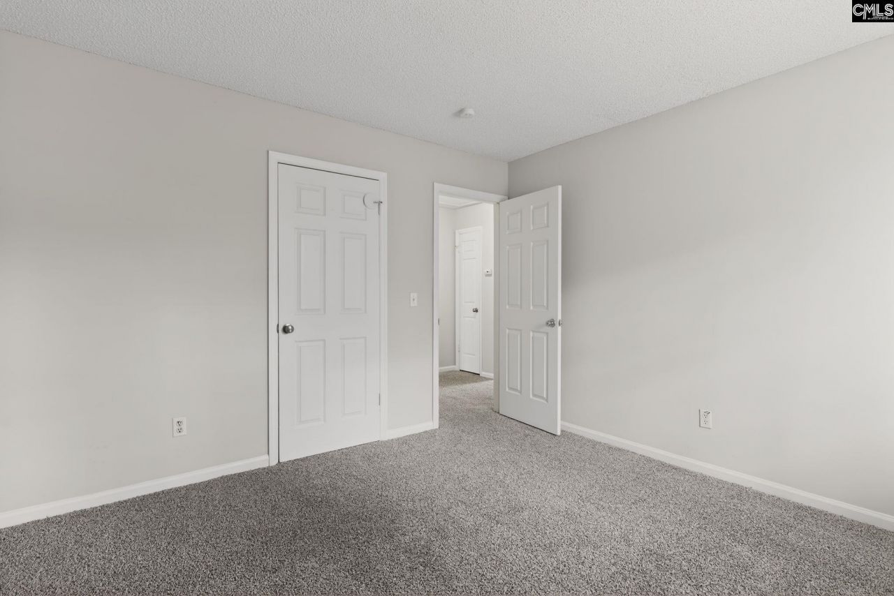 231 Pond Ridge Road E Photo 17