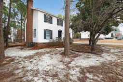 231 Pond Ridge Road E photo 4