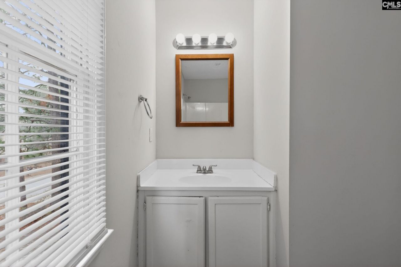 231 Pond Ridge Road E Photo 21