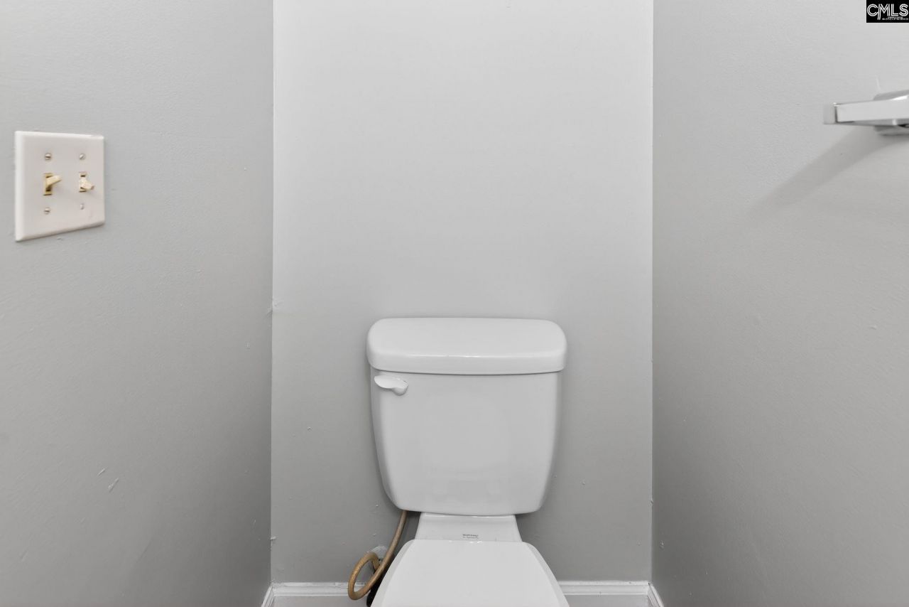 231 Pond Ridge Road E Photo 24