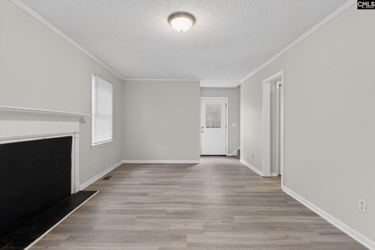 231 Pond Ridge Road E Photo 8