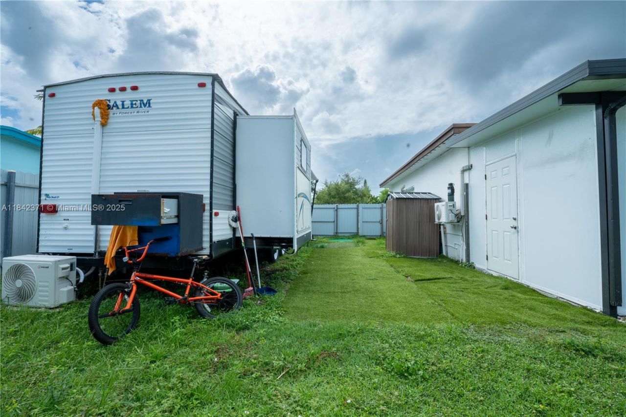 9441 Caribbean Blvd, Cutler Bay, FL 33189 Photo