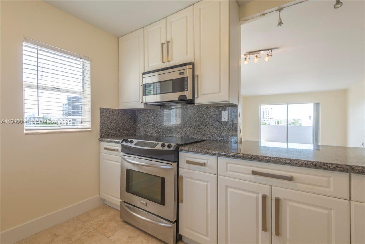 1200 14th St , Unit 5E, Miami Beach, FL 33139 Photo