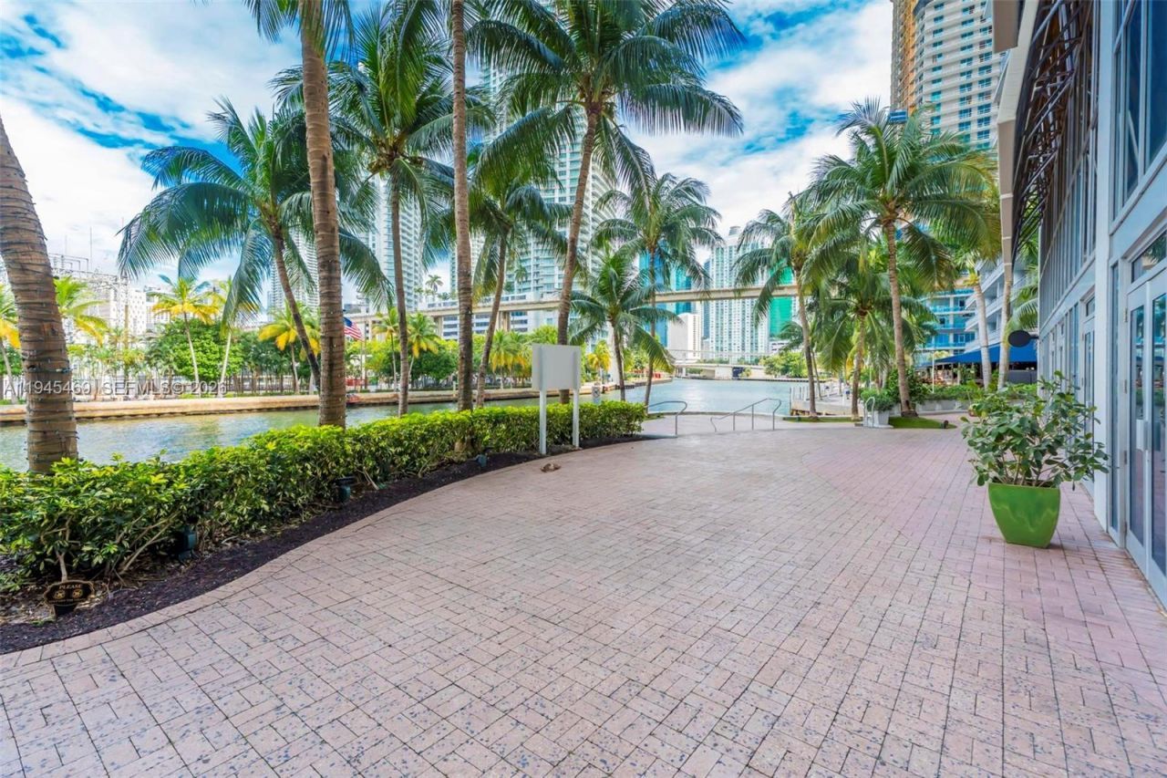 185 SW 7th St, Unit 3508, Miami, FL 33130 Photo