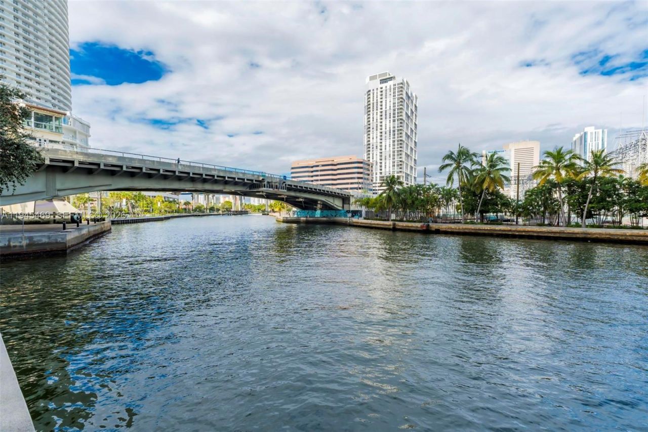 185 SW 7th St, Unit 3508, Miami, FL 33130 Photo