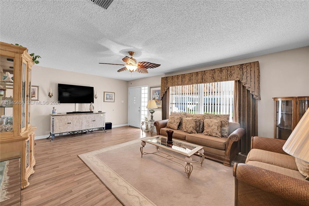 7109 NW 75th St, Tamarac, FL 33321 Photo