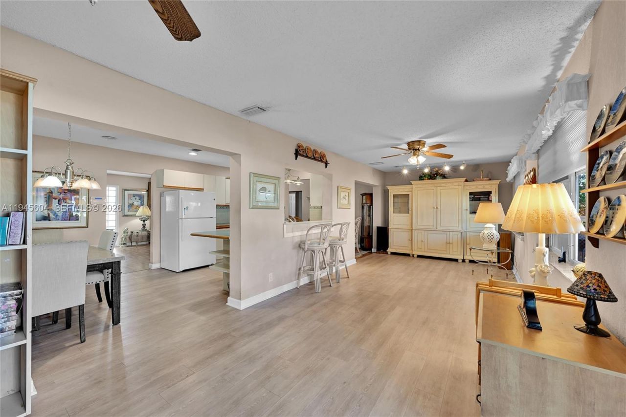 7109 NW 75th St, Tamarac, FL 33321 Photo