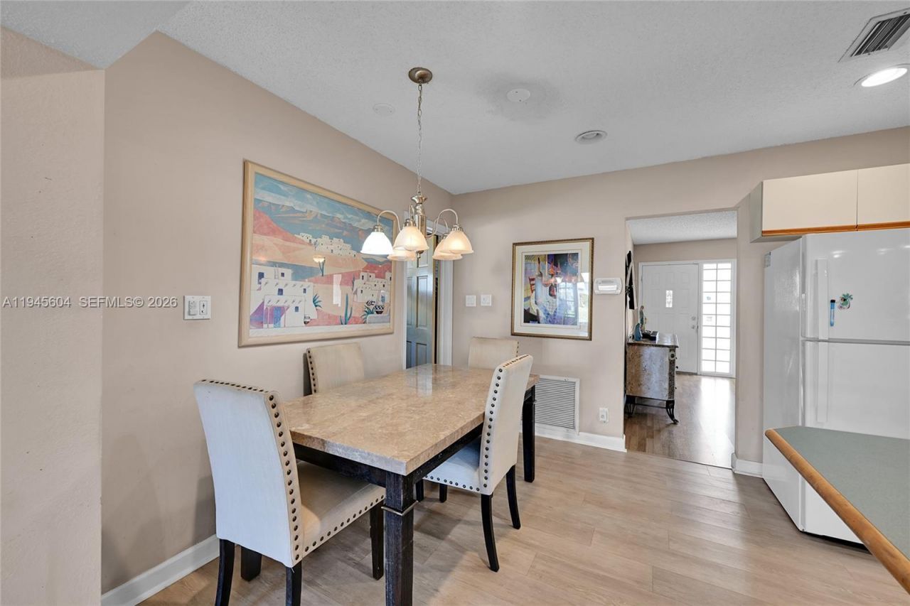 7109 NW 75th St, Tamarac, FL 33321 Photo