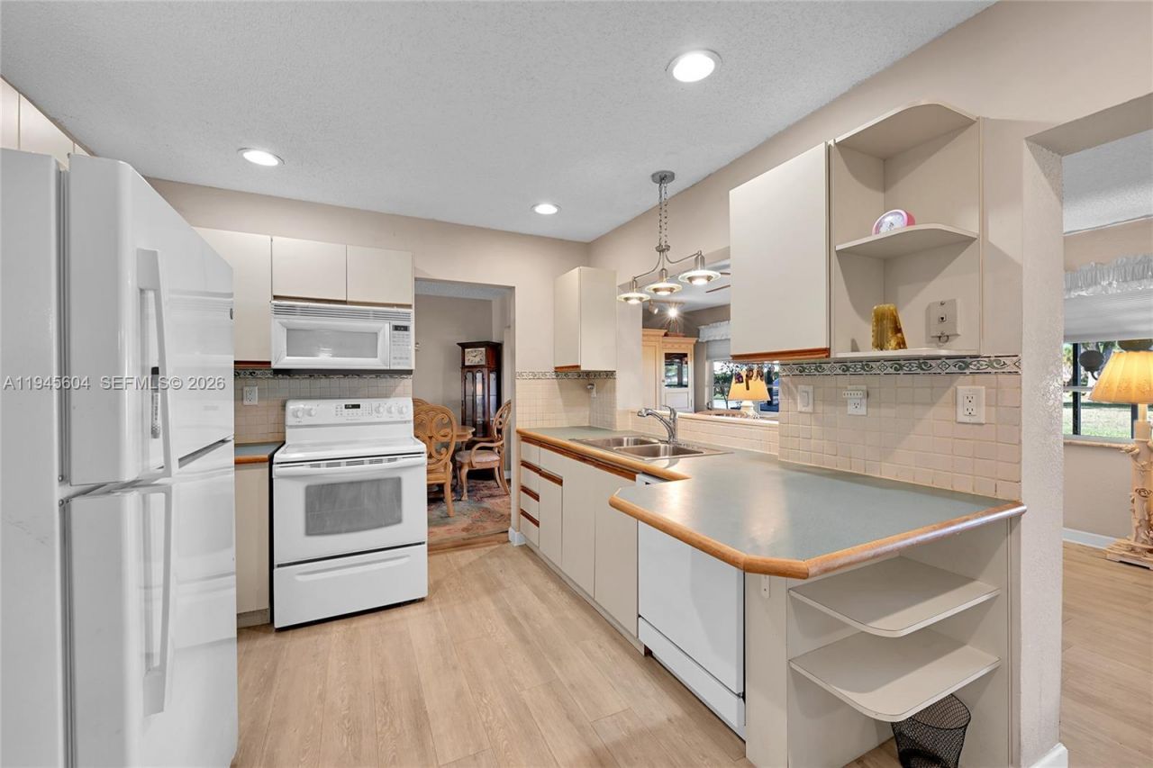 7109 NW 75th St, Tamarac, FL 33321 Photo